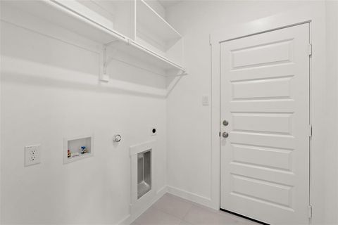 Tiny photo for 410 Matthew Street, Hillsboro, TX 76645 (MLS # 21201223)