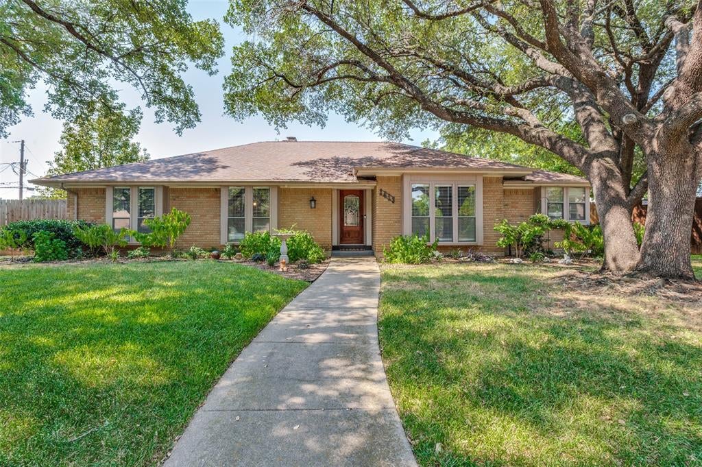 2413 Pearwood Court