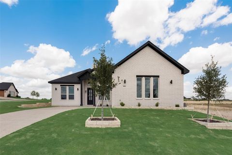 A home in Benbrook