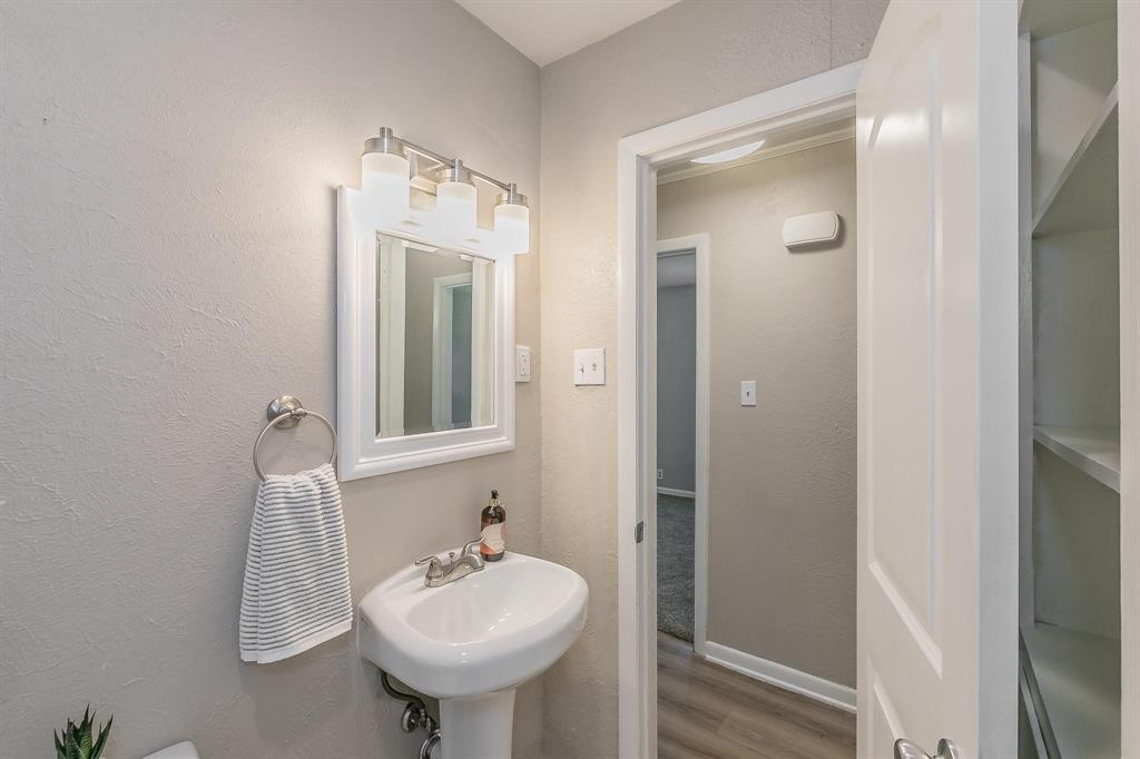 Hobby Hwy - Residential