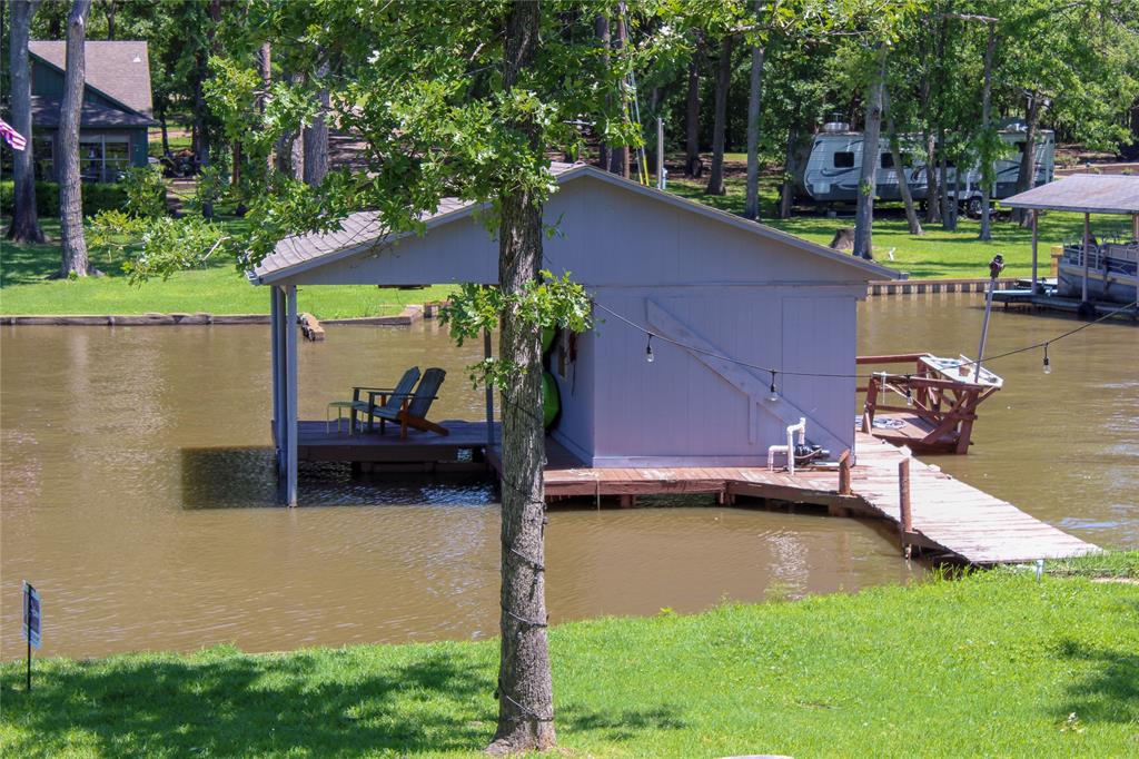 Lake Oaks - Residential