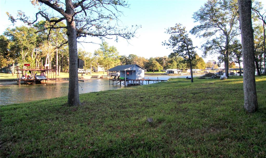 Lake Oaks - Residential