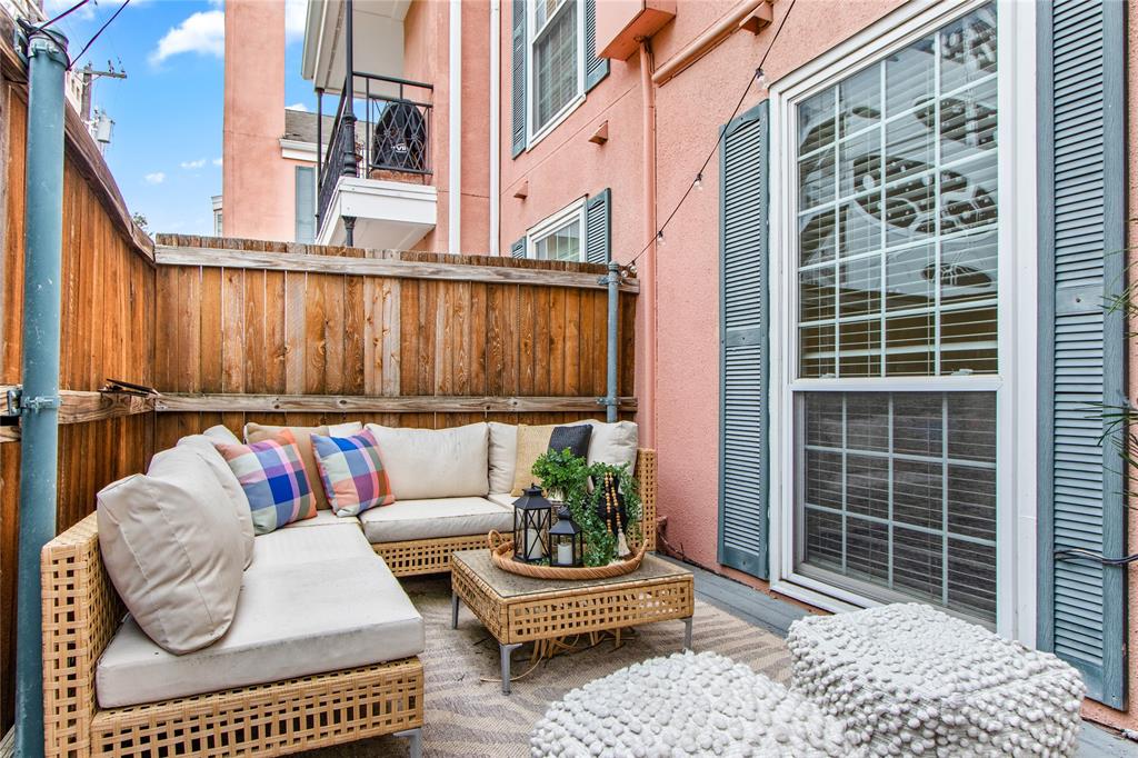 Bois Du Chene Condos - Residential