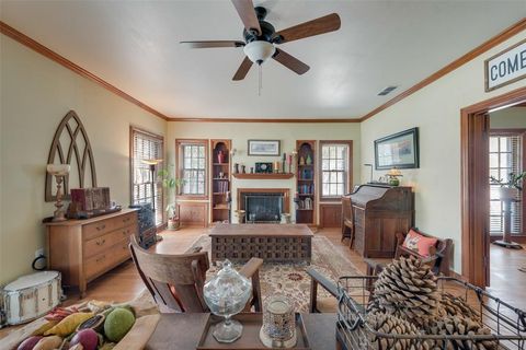 233 E High Street Wills Point TX 75169