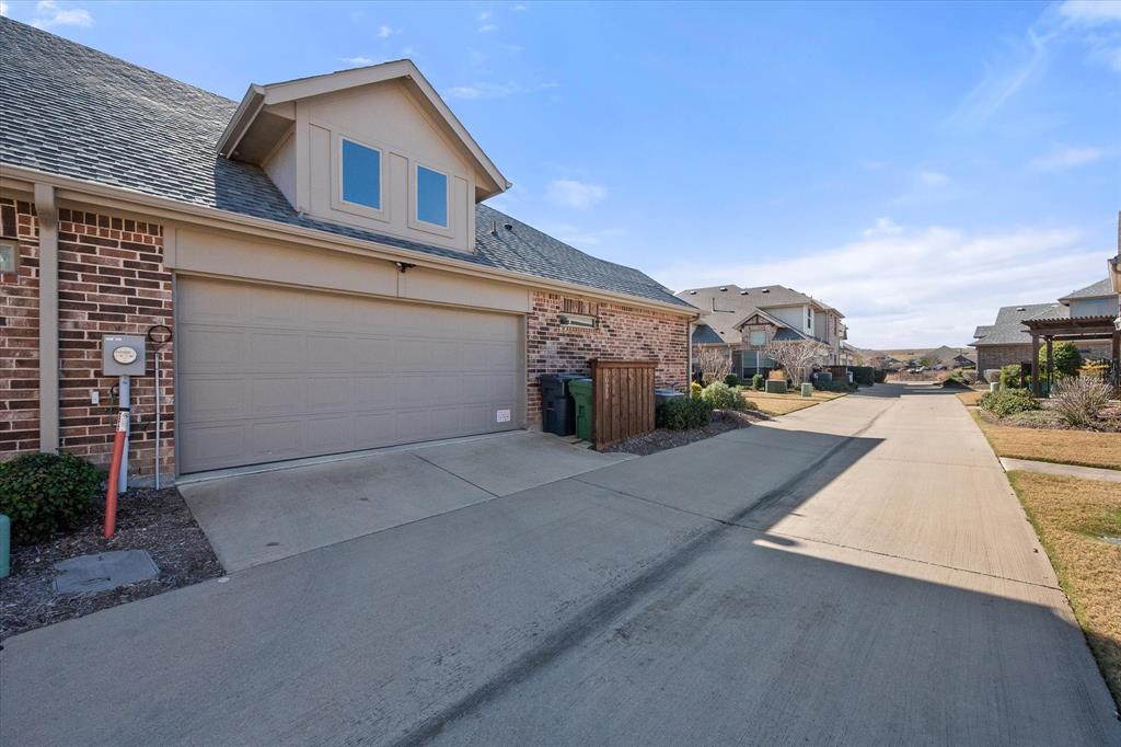 1025 Birds Fort Trail