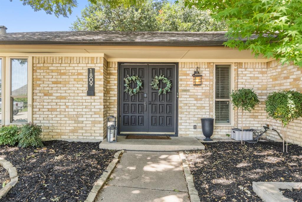 1809 Mercedes Place