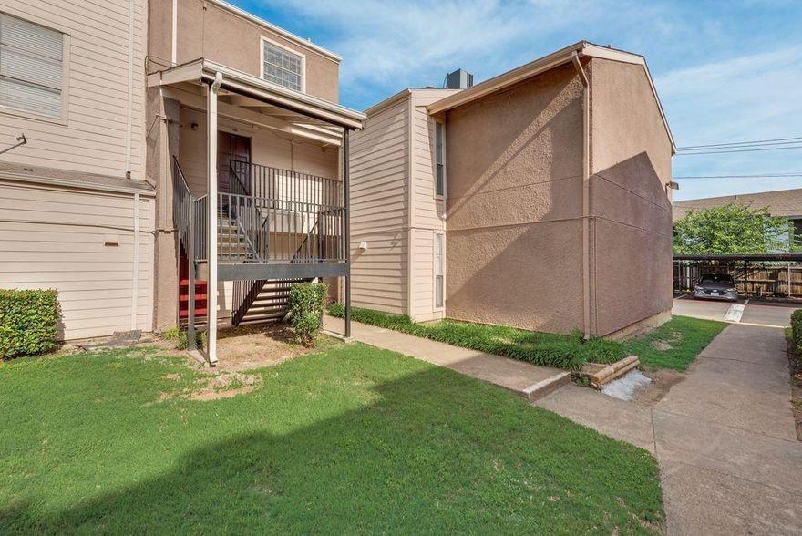 THIS STUNNING 2 BEDROOM 2 BATH CONDO HAS TONS OF GREAT FEATURES THROUGHOUT. LARGE FAMILY ROOM WITH WOOD-LIKE LAMINATED FLOORING AND WOOD-BURNING FIREPLACE. BEAUTIFUL GOURMET KITCHEN WITH LOTS OF CABINETS SPACE, BREAKFAST BAR AND BRAND-NEW STAINLESS-STEEL APPLIANCES. EXTENSIVE MASTER SUITE WITH WALK-IN CLOSET. EXQUISITE DECORATED MASTER BATHROOM WITH SEPARATE VANITY AND GARDEN TUB. ALLURING HALL BATHROOM WITH SEPARATE VANITY AND GARDEN TUB. TWO COMMUNITY SWIMMING POOLS AND ASSIGNED COVERED PARKING# 277. THIS COMMUNITY IS LOCATED CLOSE TO 1-30, 1-820, DOWNTOWN FORT WORTH & WOODHAVEN COUNTRY CLUB. IT IS ABOUT 10 MINUTES AWAY FROM TCU AND AT&T STADIUM. BRING YOUR BUYERS, YOU DON’T WANT THEM TO MISS THIS AWESOME OPPORTUNITY TO CALL THIS ONE HOME.