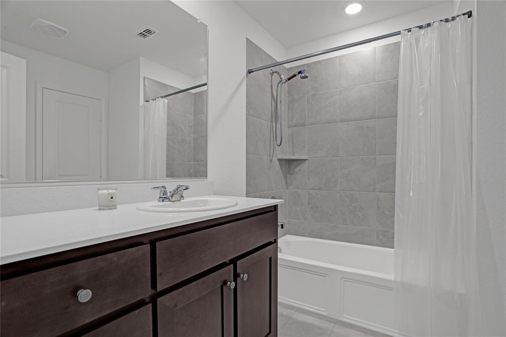 Mobberly Farms Ph 1 - Residential Lease