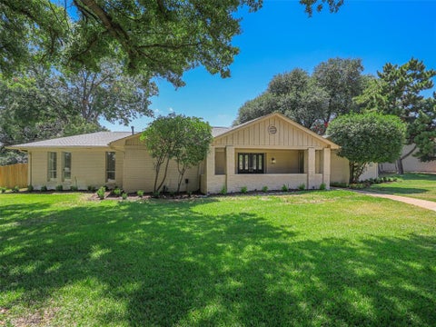 Photo of 13436 Forestway Drive, Dallas, TX 75240 (MLS # 21361307)