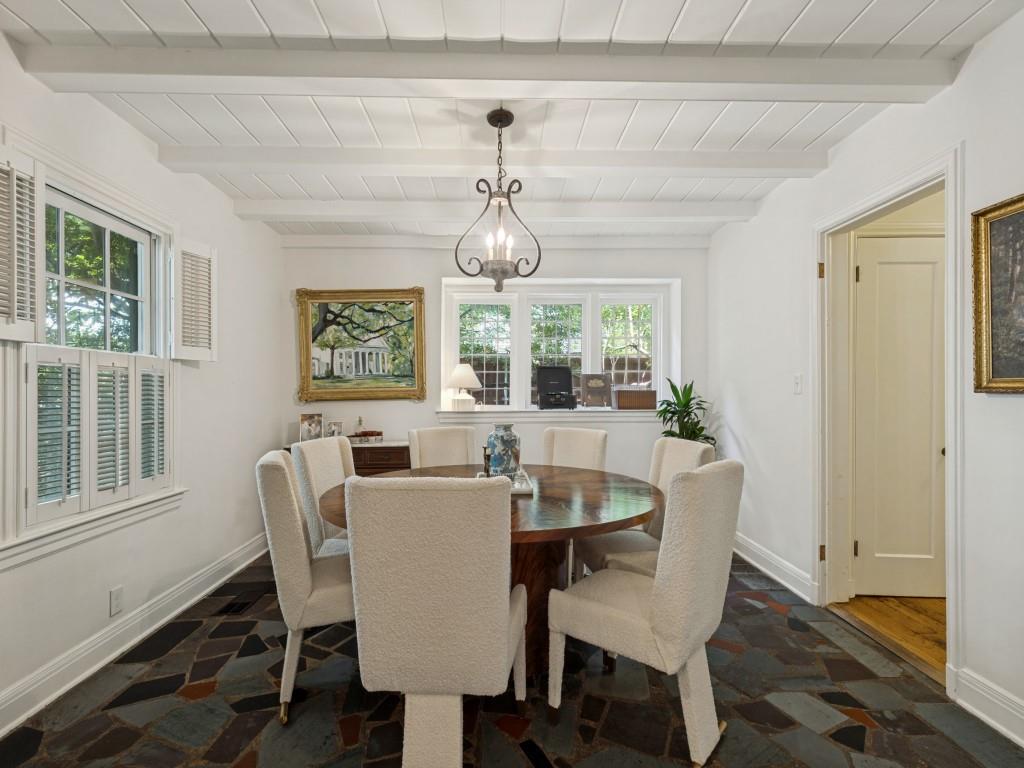 3860 Mockingbird Lane