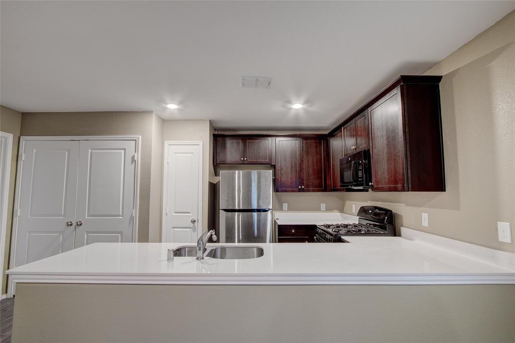 Trinity Xing Ph 5b - Residential Lease