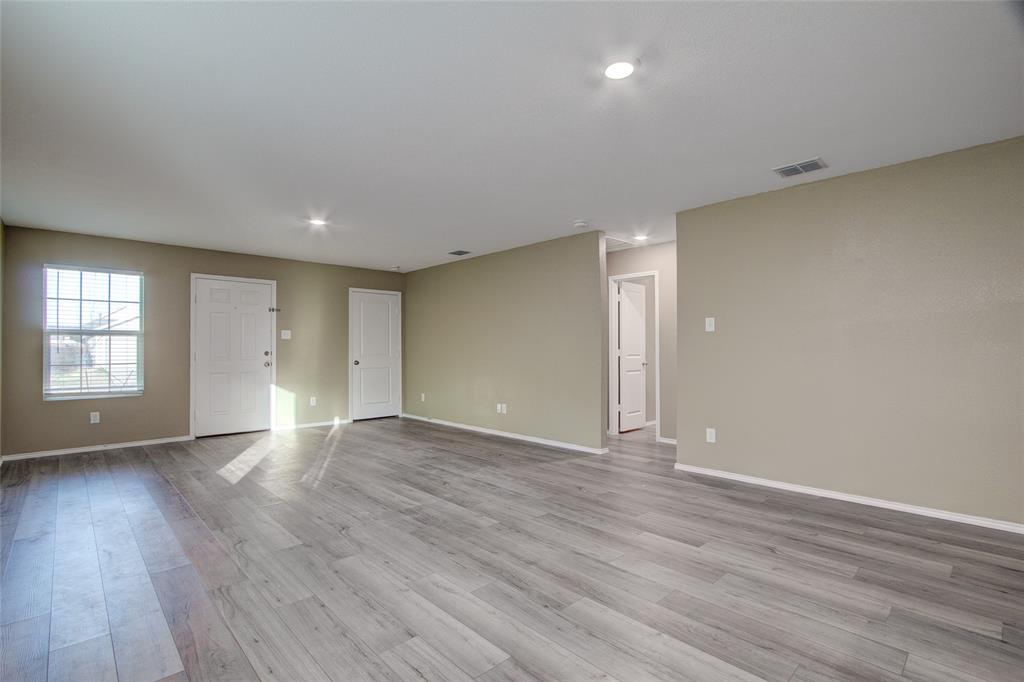 Trinity Xing Ph 5b - Residential Lease