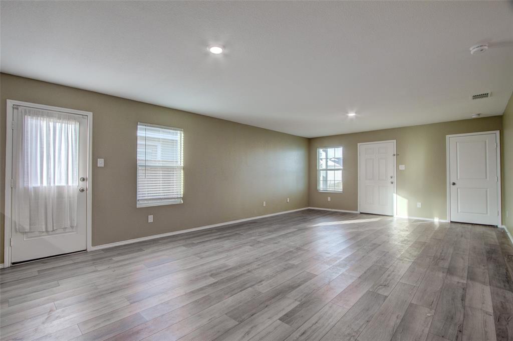 Trinity Xing Ph 5b - Residential Lease