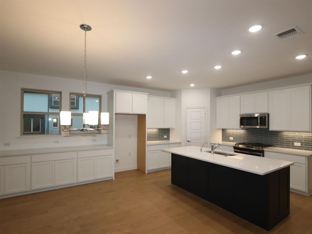 6834 Tadpole Trail
