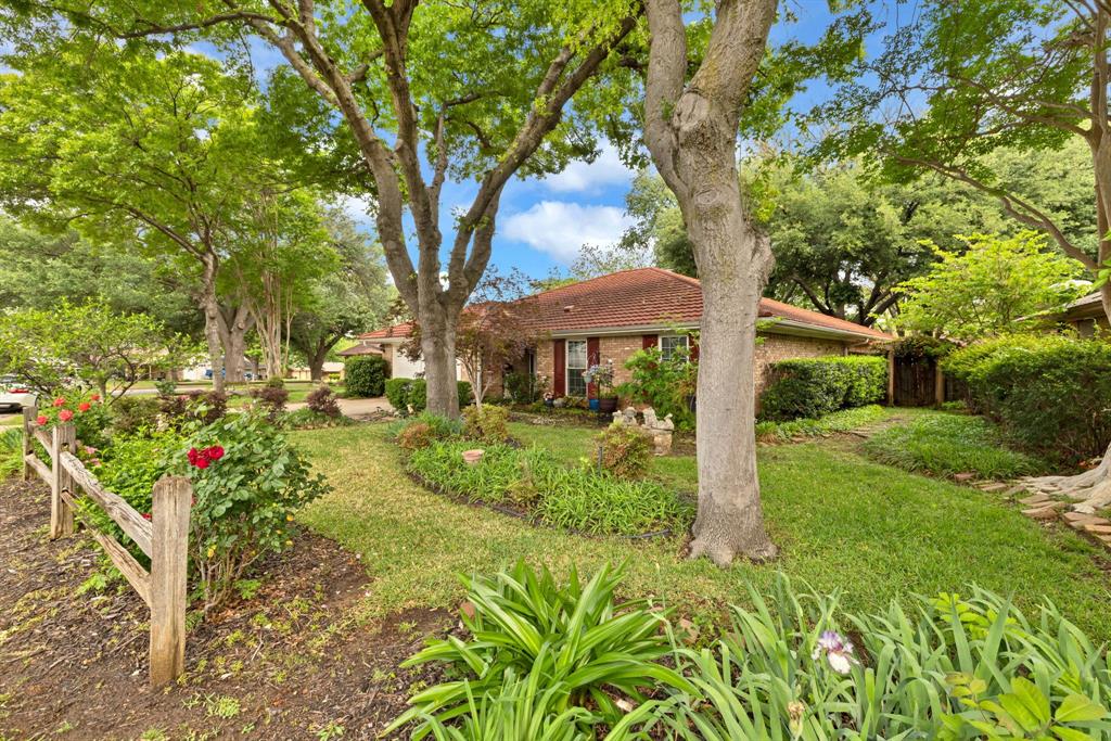 1823 Ridgebrook Drive