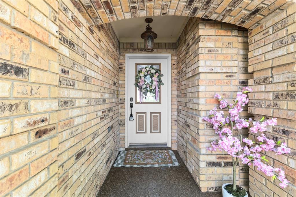 1120 Hidden Oaks Drive