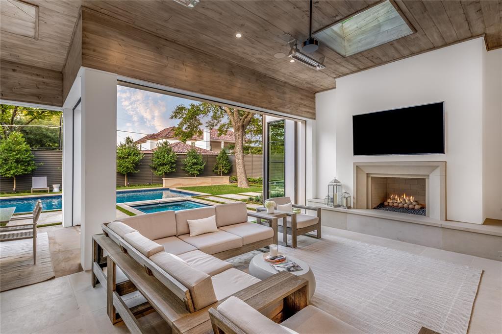 Manchester Downs Rev - Residential