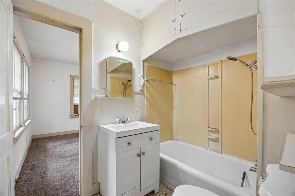 Ravinia Heights - Residential