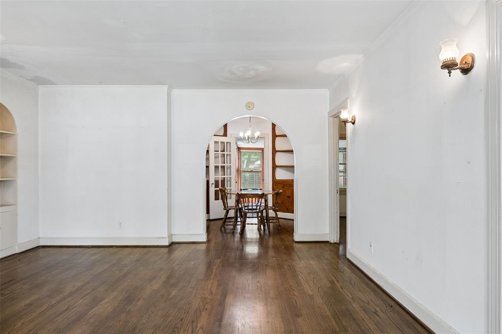 Ravinia Heights - Residential