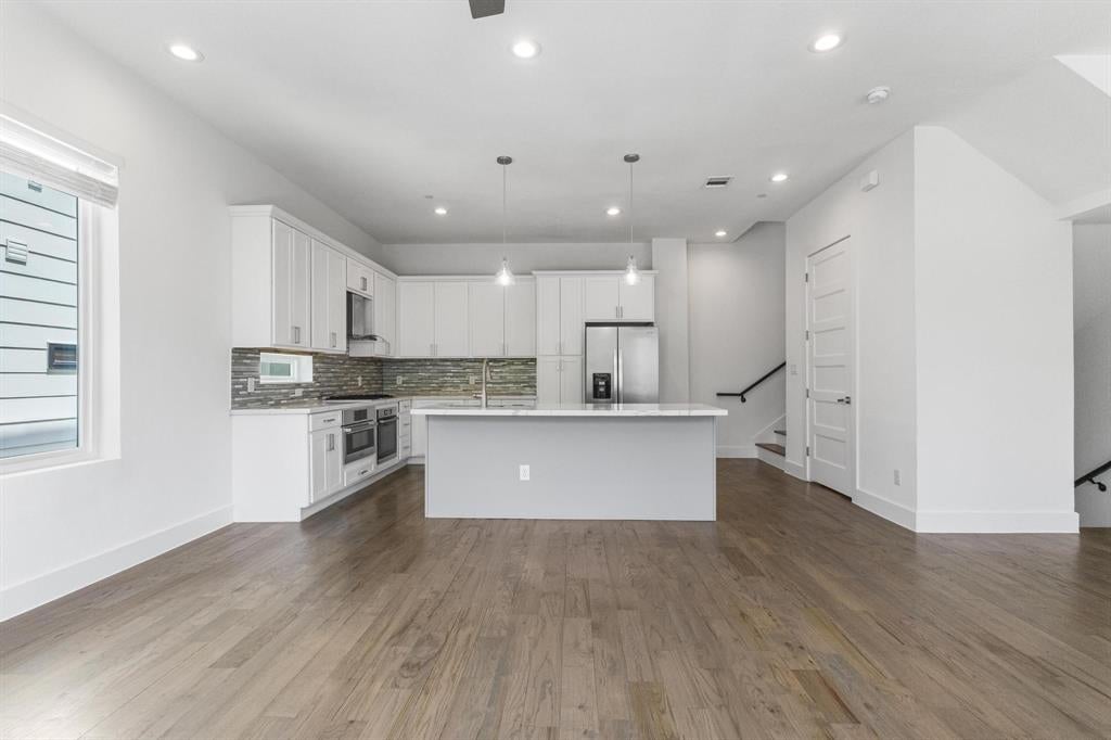 2450 N Garrett Avenue 14