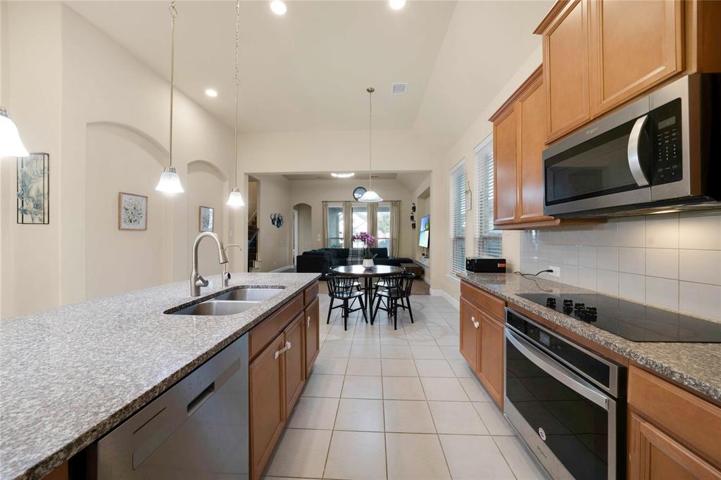 7024 Green Field Street