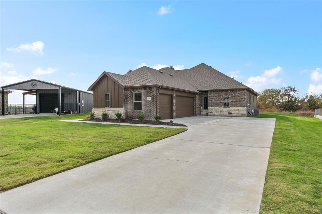 2081 CREEKVIEW Lane