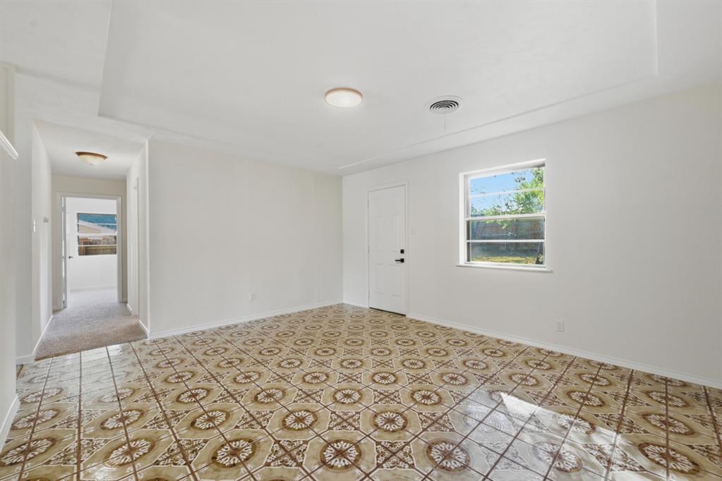 1908 Glencrest Circle