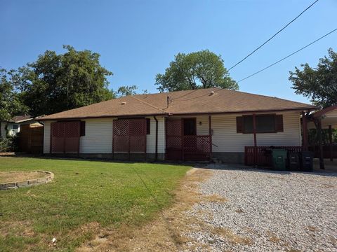 2905 Sandy Lane Fort Worth TX 76112