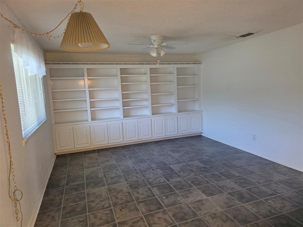 2905 Sandy Lane