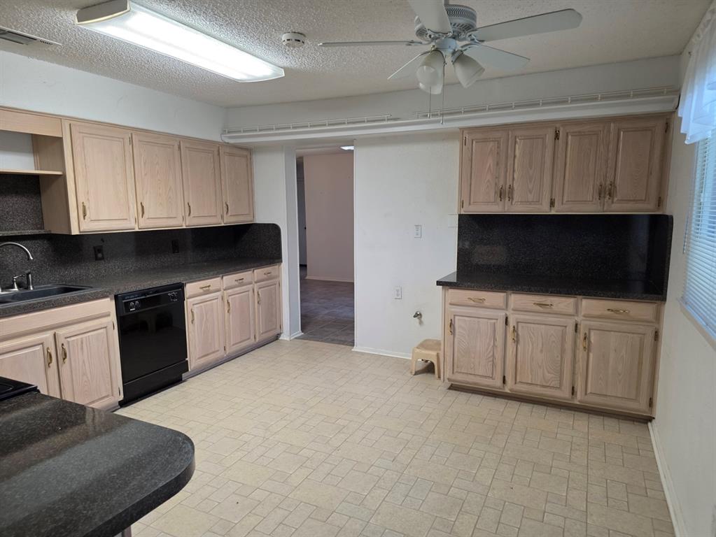 2905 Sandy Lane