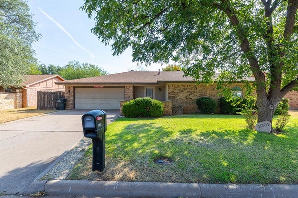 1001 PARDONERS RD, ABILENE, TX 79602 - Image d2be3ee6b1824a535565434eaebf815e/875449143