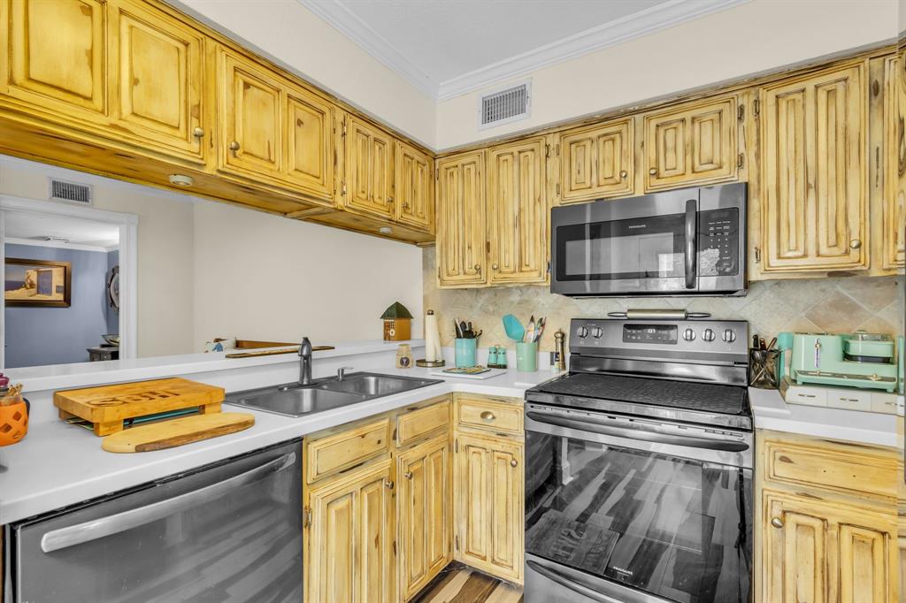 Oakbrook Crossing Condo - Residential