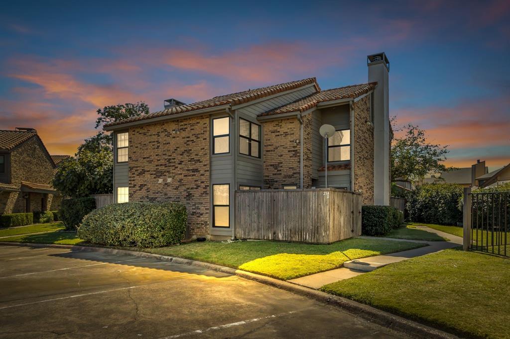 Oakbrook Crossing Condo - Residential