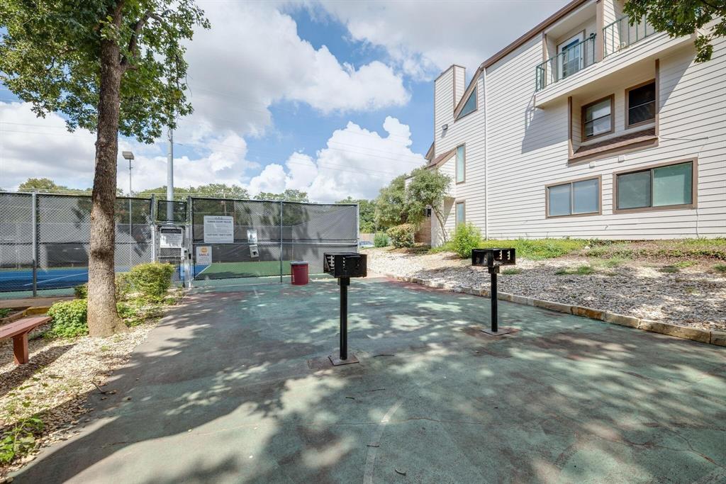 Arlington Oaks Condo - Residential Lease