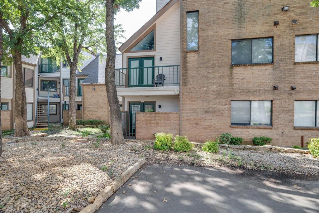 Arlington Oaks Condo - Residential Lease