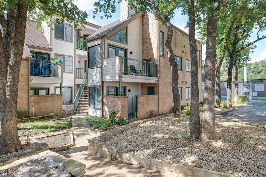 Arlington Oaks Condo - Residential Lease