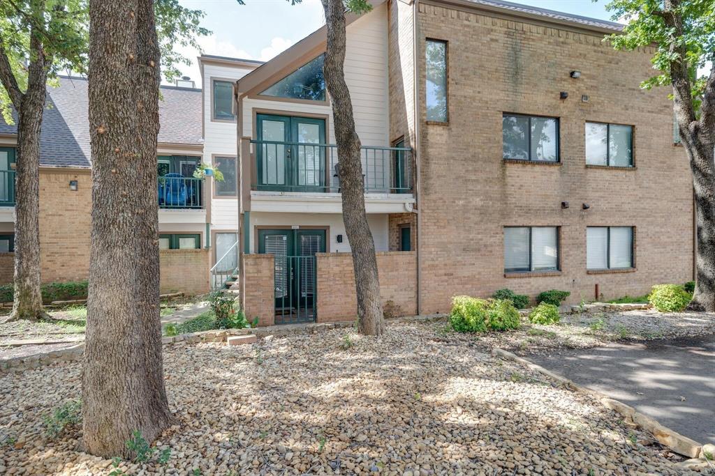 Arlington Oaks Condo - Residential Lease