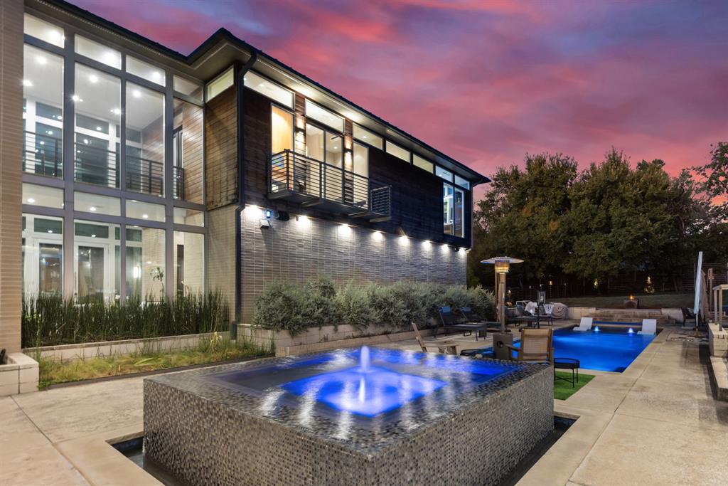 6 Dallas City Bl 6416 - Residential