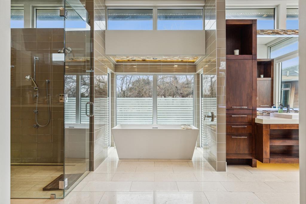 6 Dallas City Bl 6416 - Residential