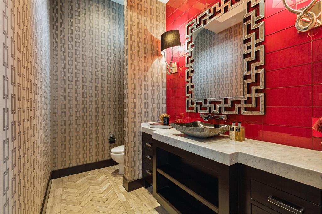 6 Dallas City Bl 6416 - Residential