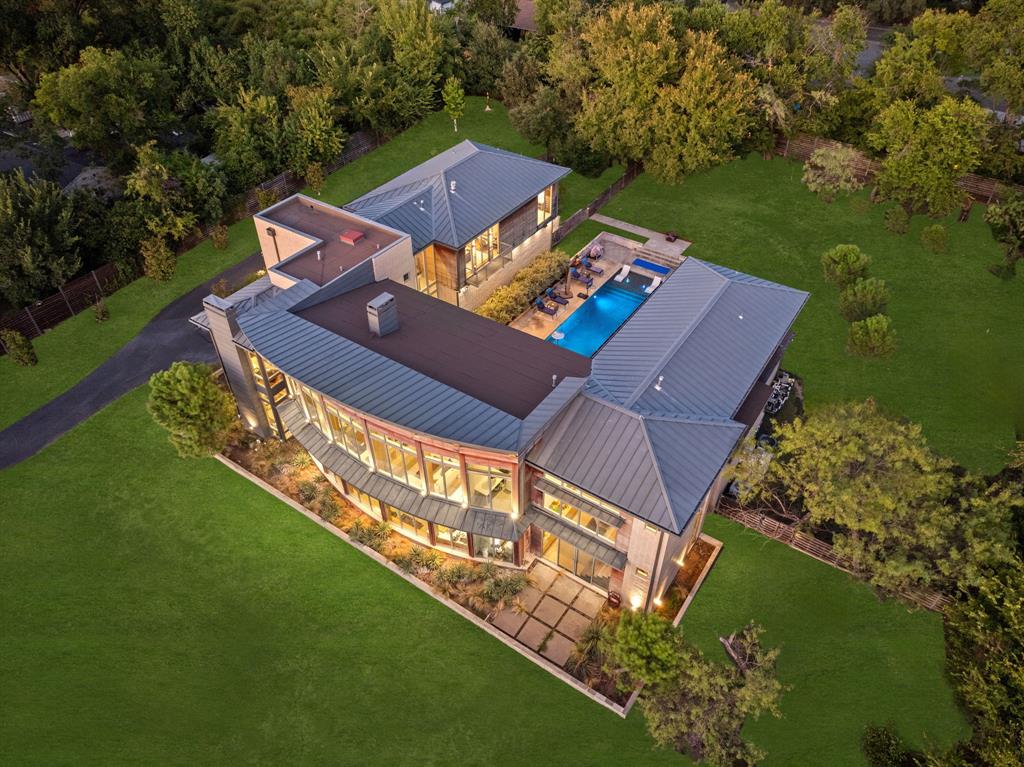 6 Dallas City Bl 6416 - Residential