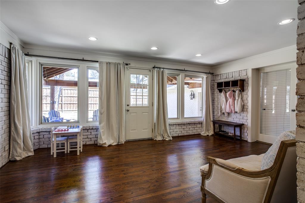 Mockingbird Manor - Residential