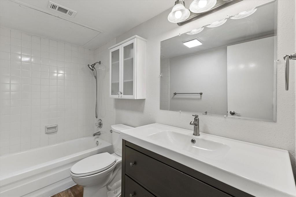 Oaks On Montfort Condos - Residential Lease