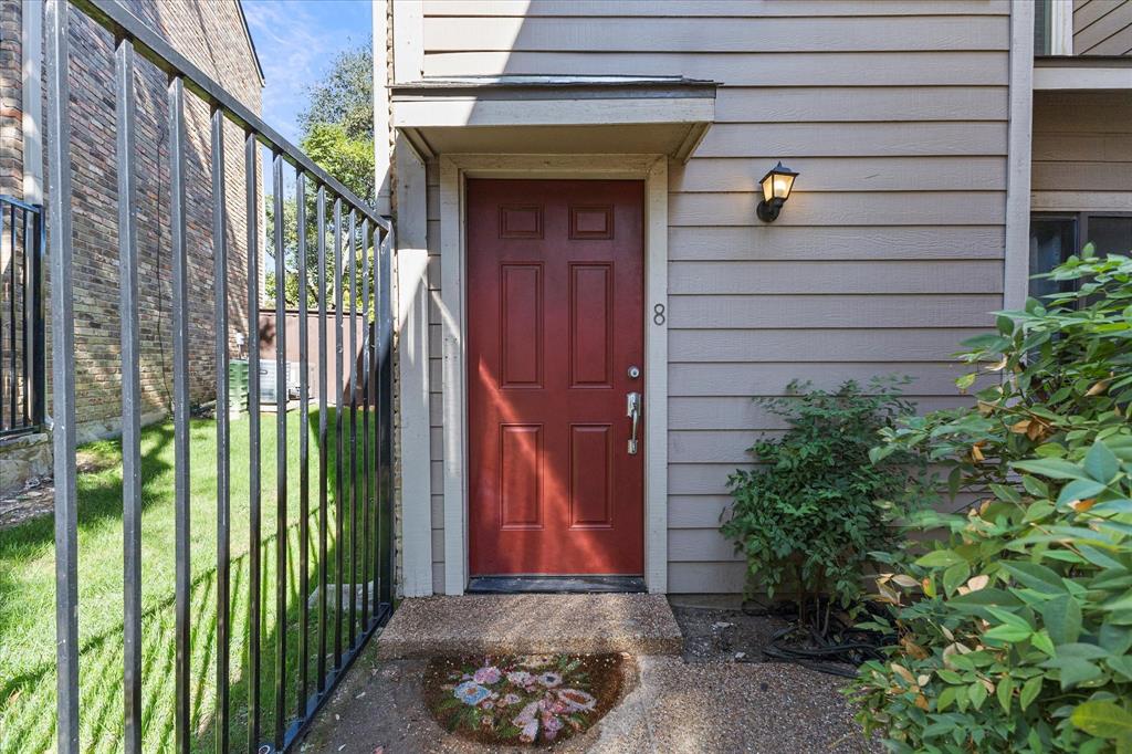 Oaks On Montfort Condos - Residential Lease