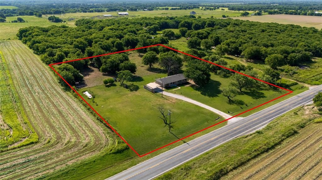 Photo of 6388 FM 2071, Gainesville, TX 76240 (MLS # 21319021)