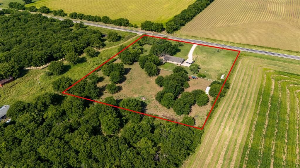 Photo of 6388 FM 2071, Gainesville, TX 76240 (MLS # 21319021)