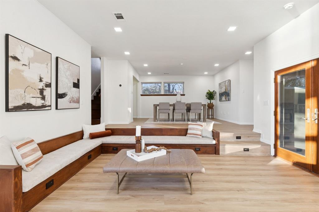 Emerald Sound At Lake Lewisvil - Residential