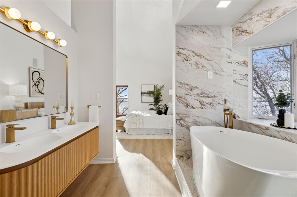 Emerald Sound At Lake Lewisvil - Residential