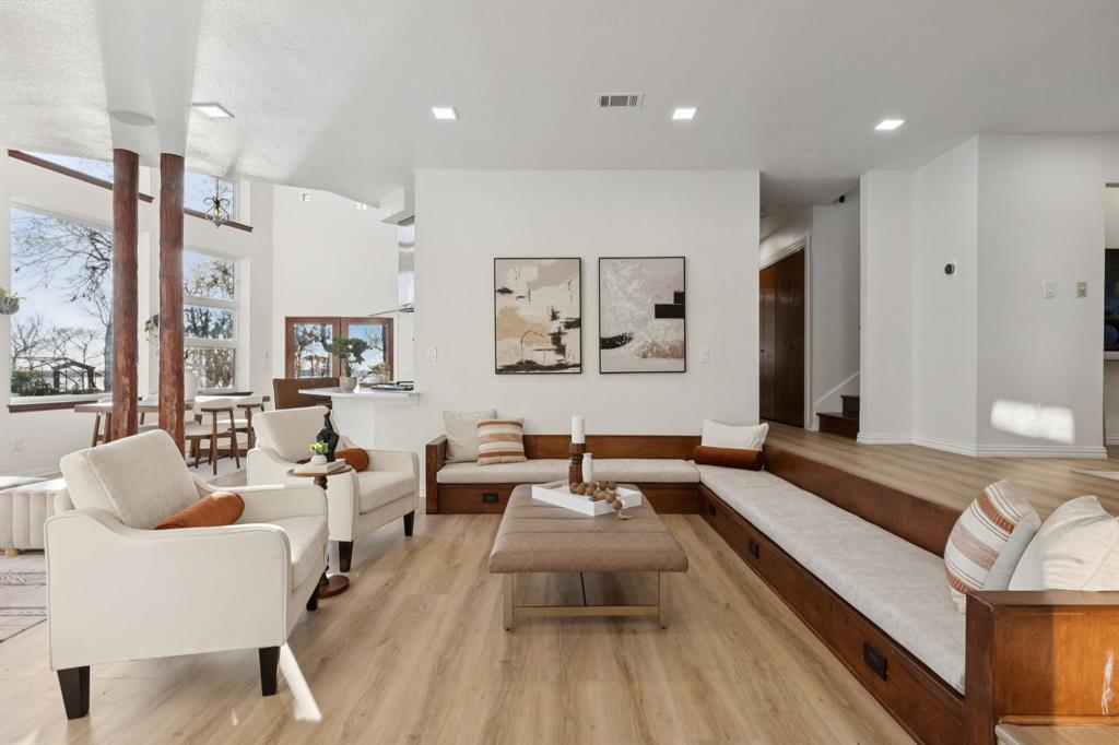 Emerald Sound At Lake Lewisvil - Residential