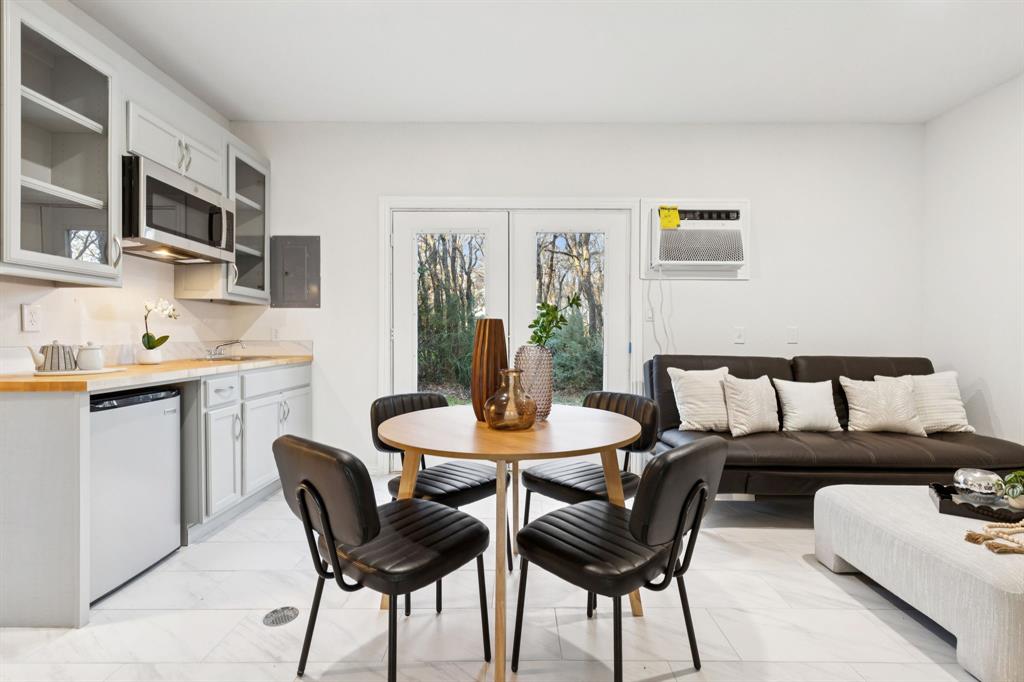 Emerald Sound At Lake Lewisvil - Residential